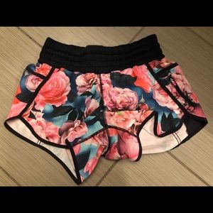 Lululemon Secret Garden Tracker Shorts, 8